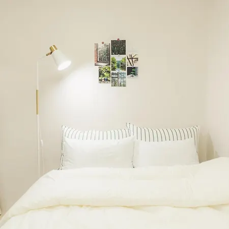 Gangnam, Near Subway, Full Option, 2 Bedrooms, 2 Queen,Up To 4 People