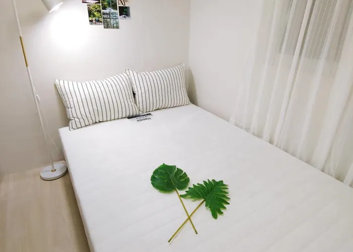 Apartment 8월특가gangnam, Near Subway, Full Option, 2 Bedrooms, 2 Queen Seoul